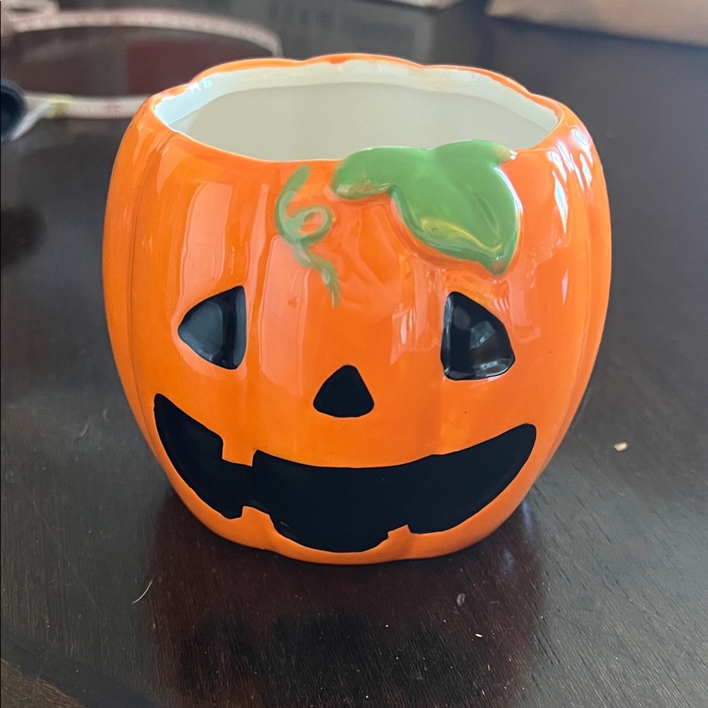 Pumpkin Holder